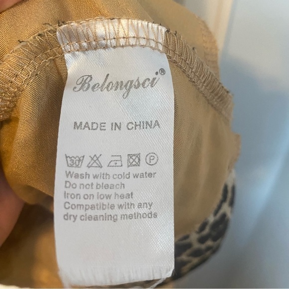 Belongsci Blouse Shirt Fully Lined Leopard Print Tunic with Bell Sleeves Size M - Picture 9 of 10